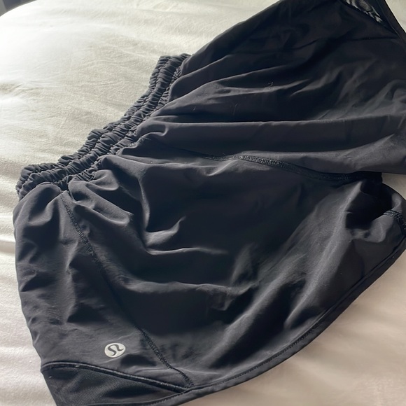 Lululemon Black hotty hot shorts - Picture 2 of 2